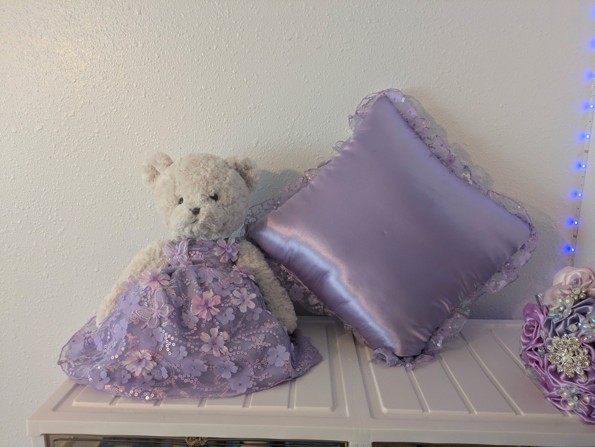 Tu Quinceañera, Tus Colores

Sets de Última Muñeca y Almohada hechos a mano, diseñados solo para tu gran día.