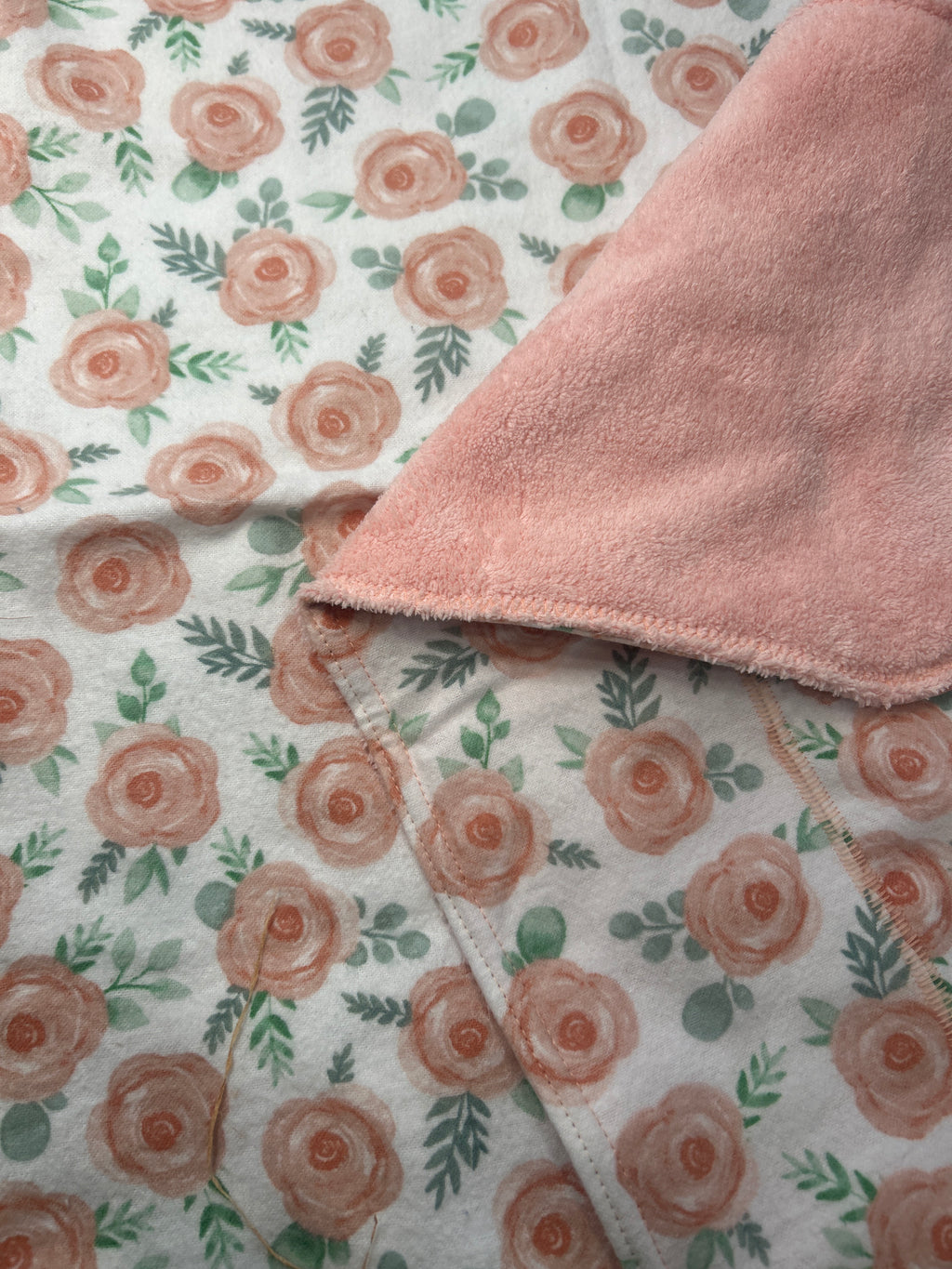 Pretty roses blanket and burp cloth gift set