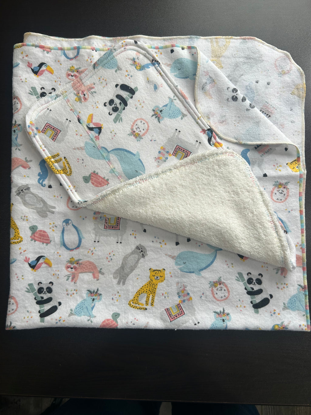 Animals blanket and burp cloth gift set