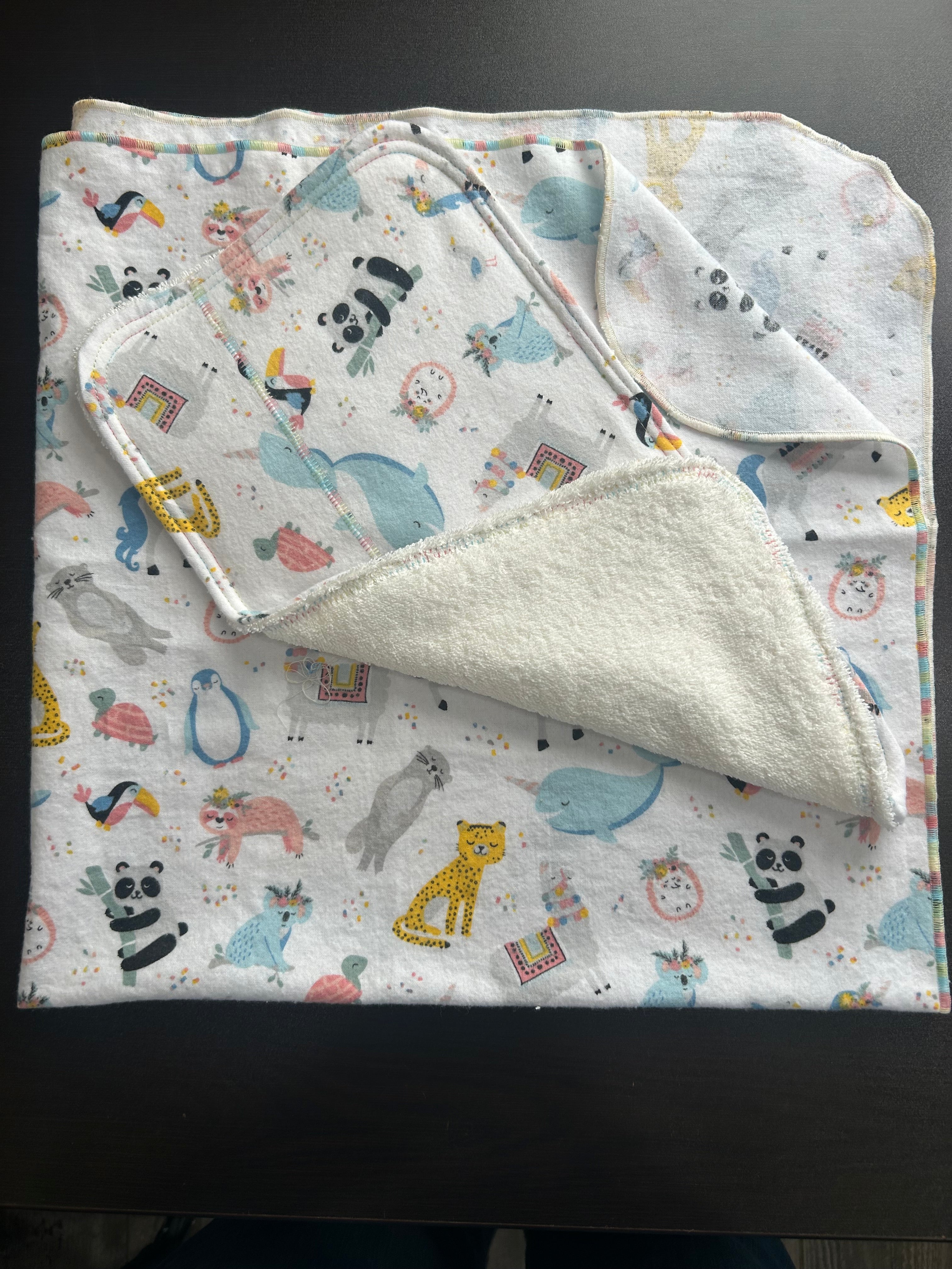 Animals blanket and burp cloth gift set