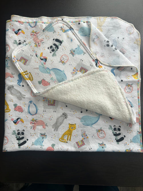Animals blanket and burp cloth gift set